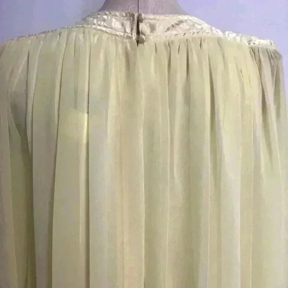 ‼️SALE‼️ 2/$25 Stunning Vintage Yellow Dress - Picture 8 of 9